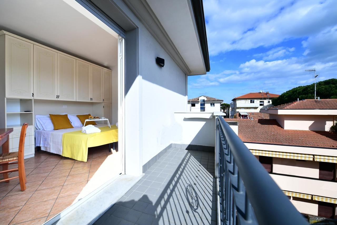 Residence Marlin Riccione Eksteriør bilde