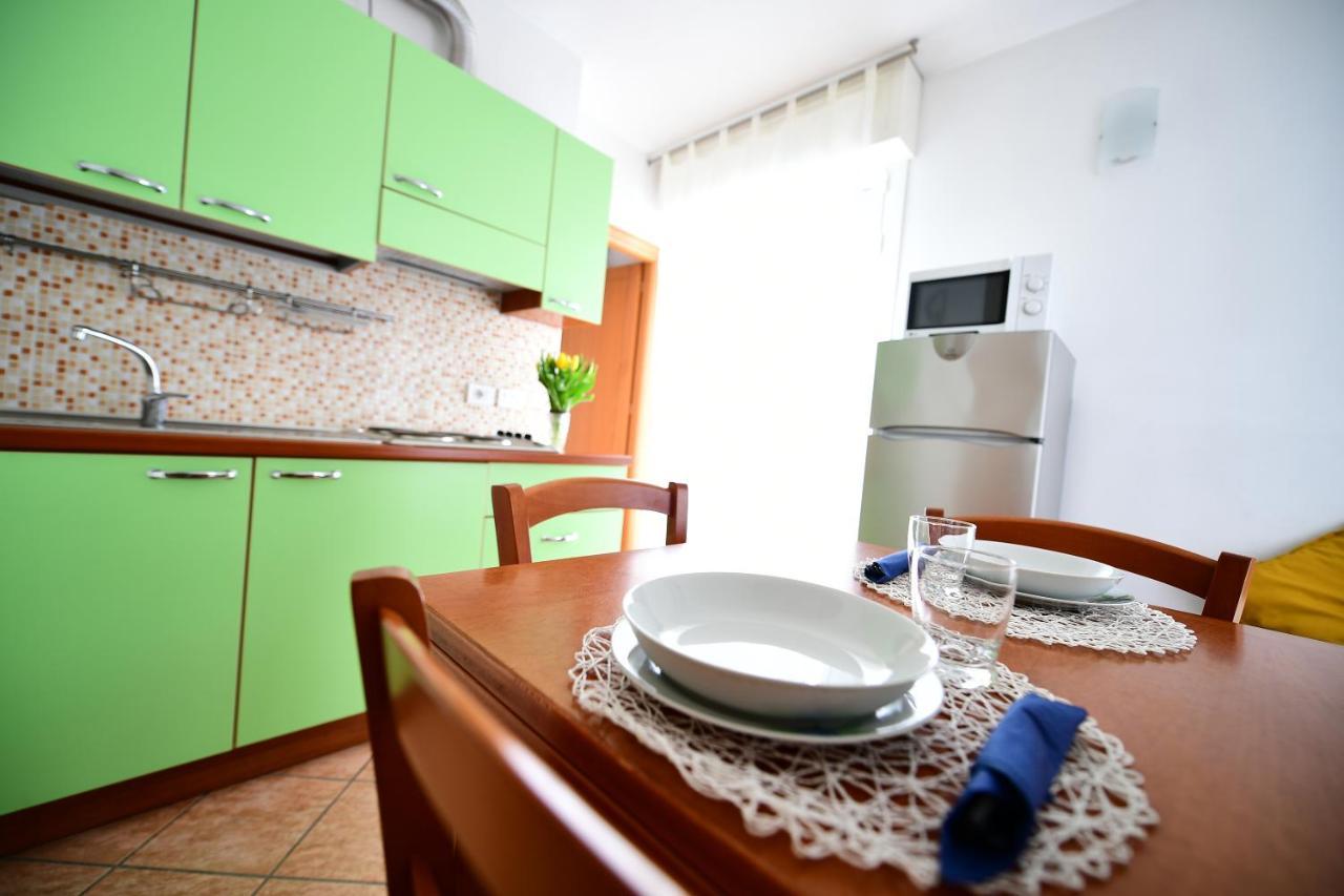 Residence Marlin Riccione Eksteriør bilde