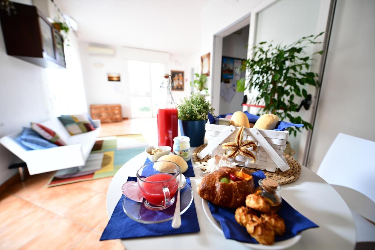 Residence Marlin Riccione Eksteriør bilde